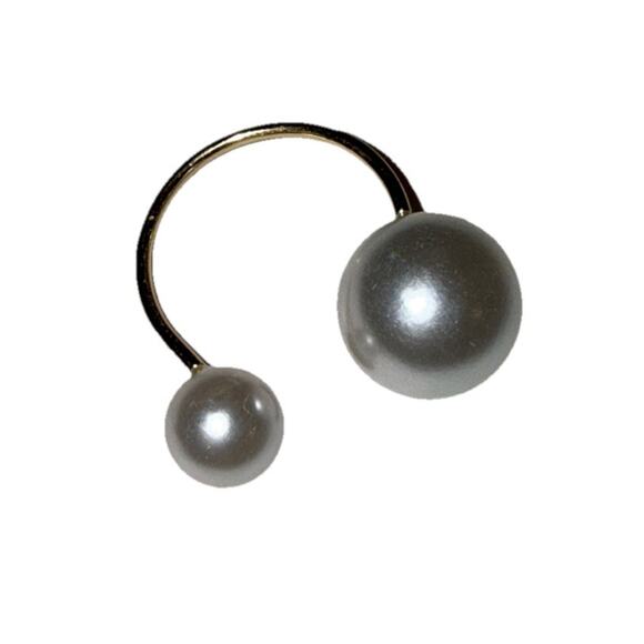 NWT Goldtone Faux Pearl Open Adjustable Ring - Picture 1 of 3